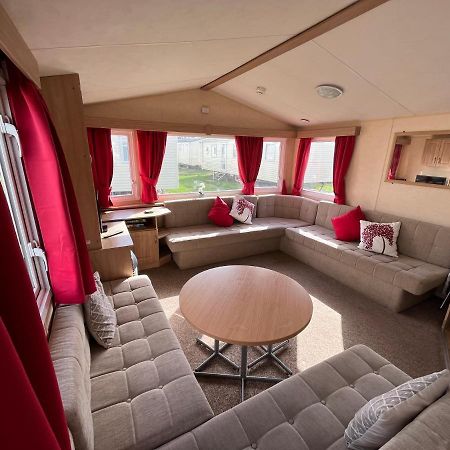 Dunlin 69 ~ California Cliffs Hotel Great Yarmouth Bagian luar foto