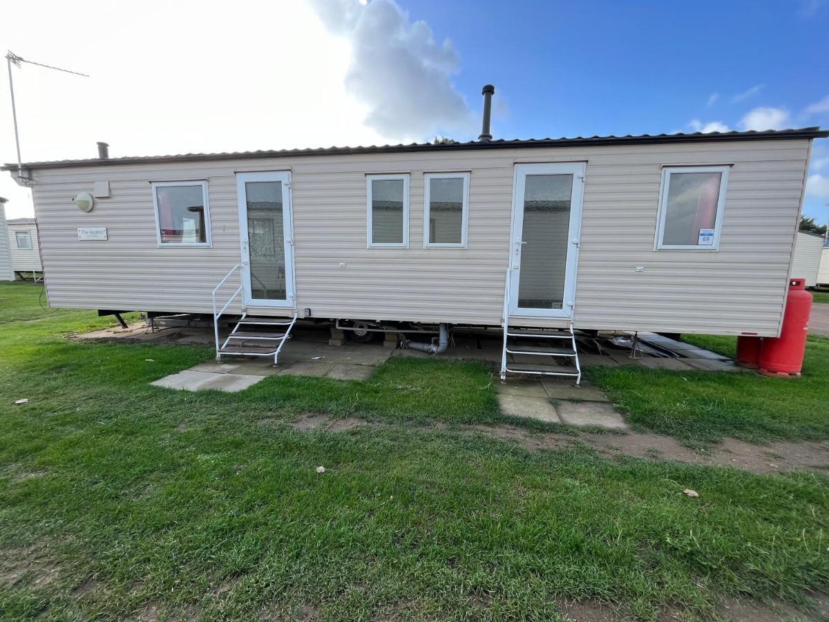 Dunlin 69 ~ California Cliffs Hotel Great Yarmouth Bagian luar foto